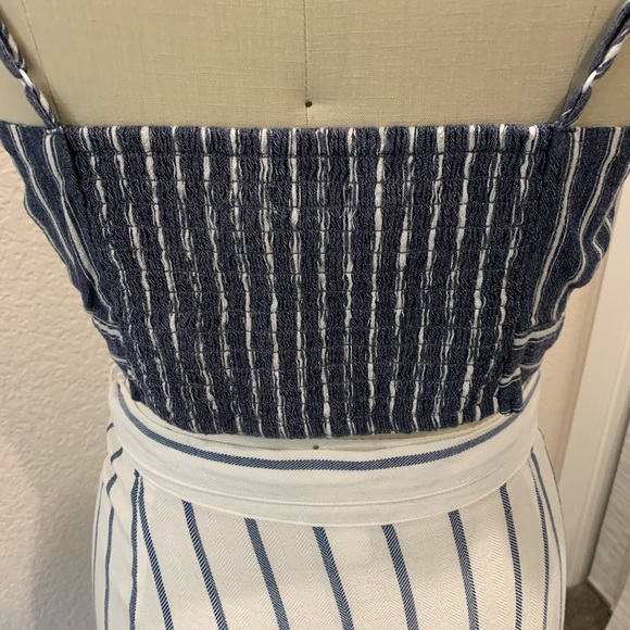 American Eagle Pinstripe with Keyhole Crop Top - Picture 6 of 7